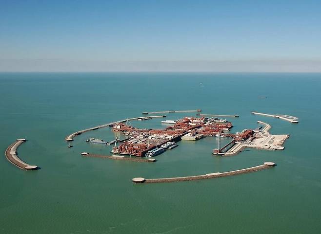 카스피해에 위치한 카자흐스탄 유전 시설 ⓒ아제르바이잔 매체 카스피언뉴스 캡처