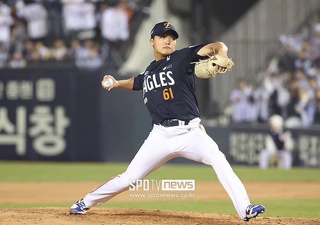 ▲ 올 시즌 팀의 8회를 지킬 셋업맨으로 낙점된 정우주 ⓒ곽혜미 기자