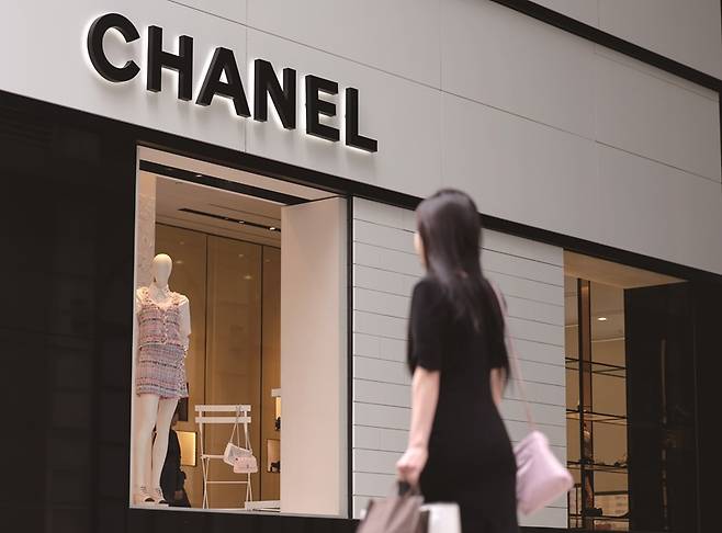 샤넬 코리아가 지난해 사상 처음으로 연 매출 2조원을 돌파했다.[사진｜뉴시스]