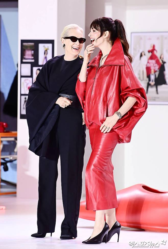 메릴 스트립-앤 해서웨이.