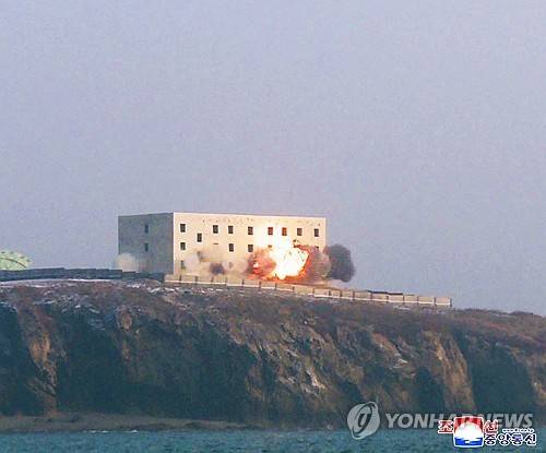 북한, 장거리순항미사일 시험발사  (평양 조선중앙통신=연합뉴스) 북한은 28일 서해상에서 김정은 북한 국무위원장이 참석한 가운데 장거리전략순항미사일 발사 훈련을 진행했다고 조선중앙통신이 29일 보도했다.2025.12.29 
[국내에서만 사용가능. 재배포 금지. For Use Only in the Republic of Korea. No Redistribution]