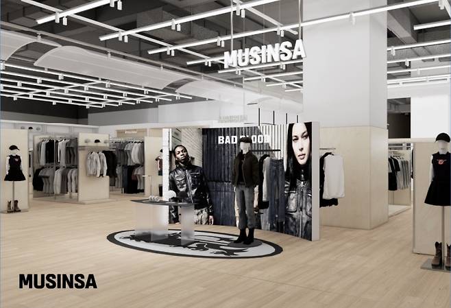 무신사가 오프라인 매장을 확대하며 고객 접점을 늘리고 있다. 사진은 '무신사 스토어 AK플라자 수원' 모습. 사진=무신사 제공