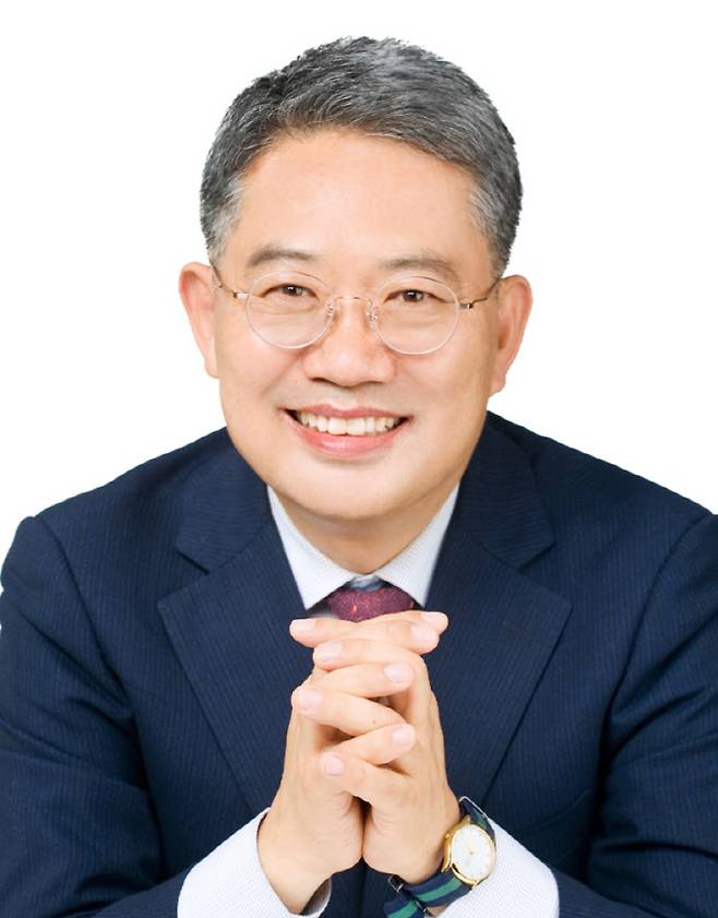 서울 보수진영 교육감 단일후보로 선출된 윤호상 예비후보. (사진=본인 제공)