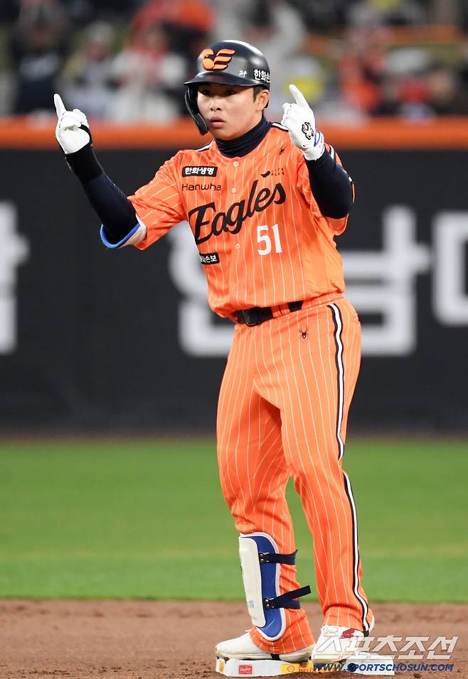 10일 대전 한화생명볼파크에서 열린 한화와 KIA의 경기. 1회말 1사 2루 한화 문현빈이 안타를 날린 뒤 환호하고 있다. 대전=박재만 기자 pjm@sportschosun.com/2026.04.10/