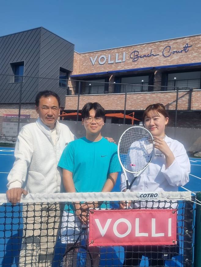 미대 재학 중인 성유경과 볼리 대표