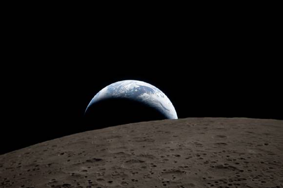 아르테미스 2호 승무원이 달 근접 비행 중 오리온 우주선 창문을 통해 촬영한 지구. [사진=NASA]