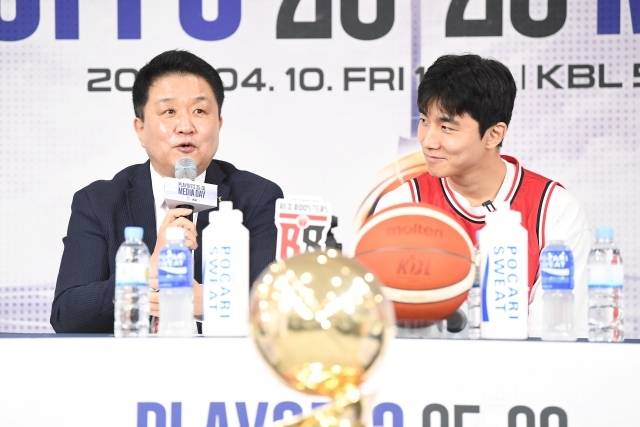 유도훈 감독은 “누가 올라오더라도 5차전까지 했으면 좋겠다. 두 팀 모두 훌륭한 만큼 4강 상대로 한 팀을 원하기는 어렵다”고 이야기했다. 박지훈도 “DB와 KCC 모두 까다롭고 또 훌륭하다. 재미없는 답이 될 수 있지만 감독님 생각처럼 5차전까지 치렀으면 좋겠다(웃음). 그리고 4강에서는 우리 농구를 해서 이길 것이다. 5차전까지 힘들게 하고 왔으면 한다”고 말했다. 사진=KBL 제공