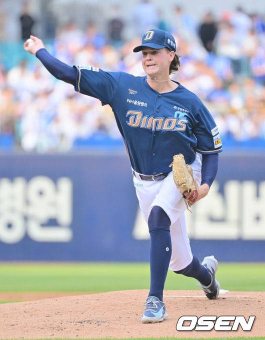 [OSEN=대구, 이석우 기자] 11일 대구삼성라이온즈파크에서 2026 신한 SOL KBO 리그 삼성 라이온즈와 NC 다이노스의 경기가 열렸다. 홈팀 삼성은 오러클린이, 방문팀 NC는 테일러가 선발 출전했다. NC 다이노스 선발 투수 테일러가 역투하고 있다. 2026.04.11 / foto0307@osen.co.kr