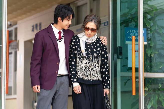 영화 《내 이름은》 스틸컷 ⓒCJ CGV, 와이드 릴리즈㈜