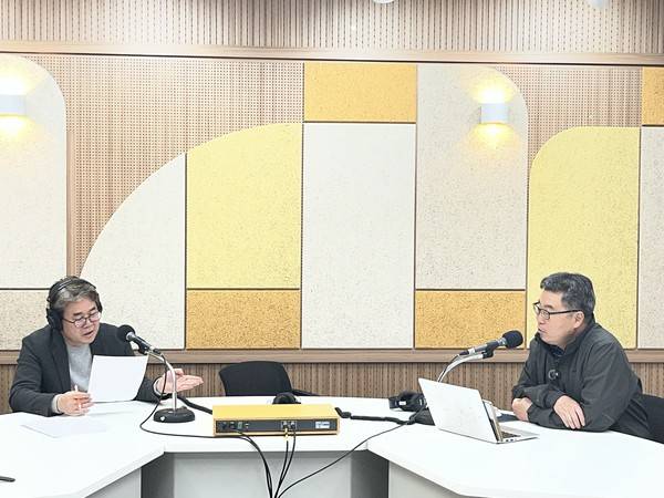 장정구 한국환경공단 이사(오른쪽),&nbsp;유동현 前 인천시립박물관장 2026.4.11 [여기는 인천항 제작팀]