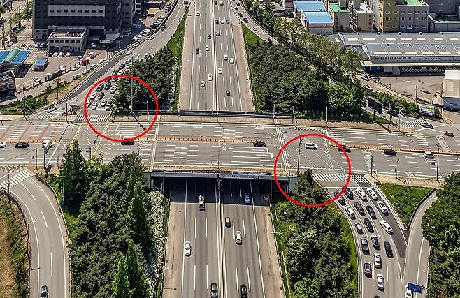 경인고속도로 부평나들목(IC) 일대. 빨간 표시는 역주행 시작 지점 2곳. 사진 인천 부평구