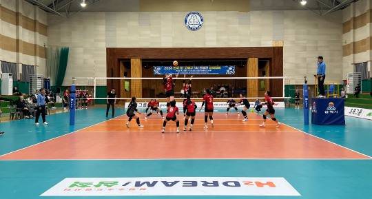 12일 수일여중과 근영중 준결승전 [한국중고배구연맹 제공]