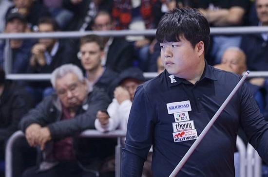 조명우가 보고타3쿠션월드컵 8강전에서 베트남의 타이홍치엠을 50:30으로 물리치고 4강에 진출했다. 지난 2024년부터 이 대회에 출전한 조명우는 그 동안 32강 조별리그에서만 두 차례 탈락한 바 있다. 조명우는 4강전에서 타스데미르와 격돌한다. (사진=SOOP)