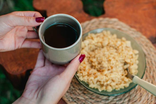 속 편하려고 먹은 누룽지 한 숟갈, 생각보다 빠른 혈당 상승을 만들 수 있다. 게티이미지.