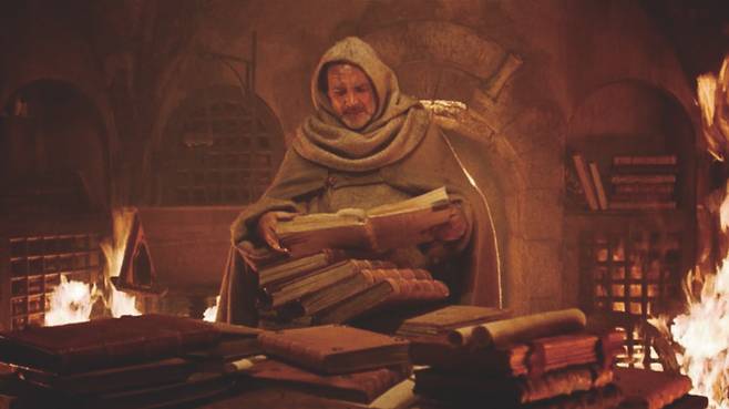 영화 장미의 이름에서 희생자는 억울함조차 꺼내지 못하는 이들이다.[사진｜더스쿠프 포토]