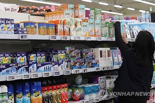 각종 살충제. 사진은 기사와 직접 관련이 없음. [연합뉴스 자료사진]