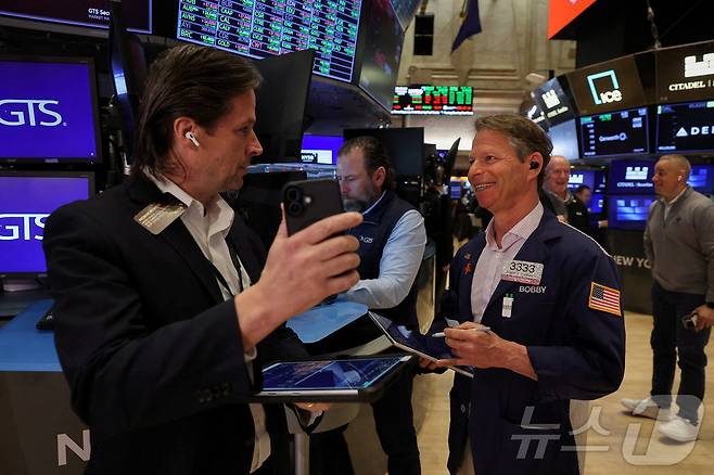 NYSE. 트레이더들. ⓒ 로이터=뉴스1