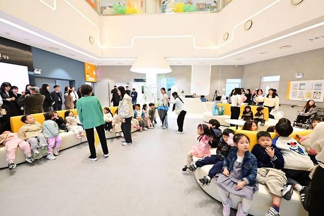 두런두런 일동. 포천시 제공