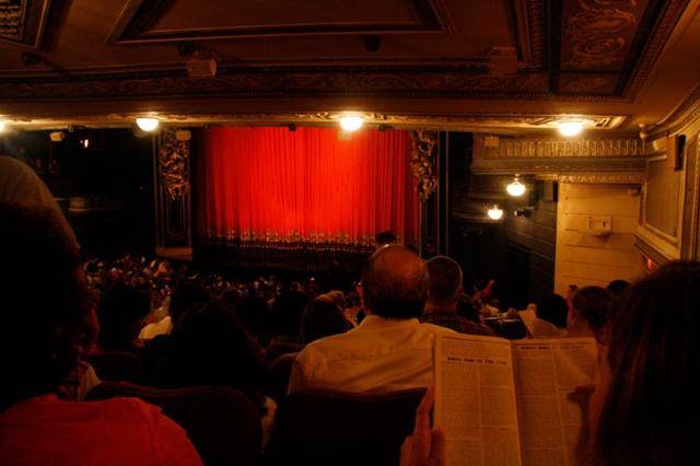 '보는 장소'라는 의미가 있는 극장(theater). 게티이미지뱅크