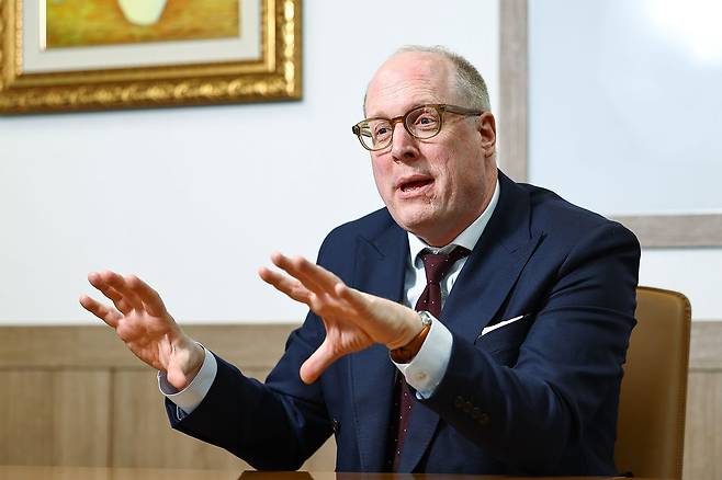 오스틴 패리시 전 미국로스쿨협의회(AALS) 회장이 지난 2일 서울 중구 법학전문대학원협의회에서 중앙일보와 인터뷰하고 있다. 김종호 기자.