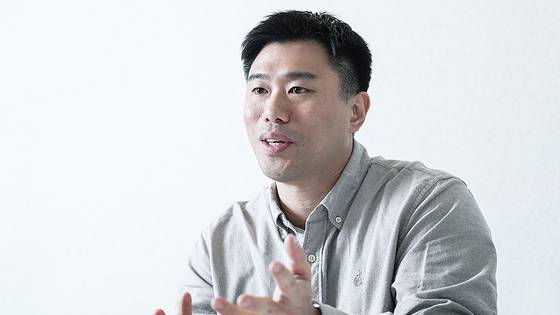 더중플 더마음 인터뷰 / 홍종석 사회복지사 / 서울 강동구의 한 카페 / 김경록 기자 / 2025.12.17