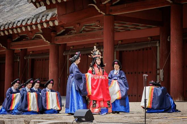 Royal women’s ritual recast as musical at Jongmyo