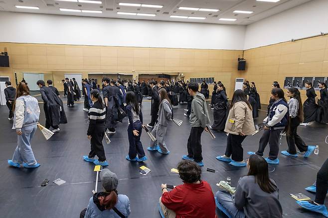 A group of participants participate in Sejong Center's backstage tour program for international visitors on Thursday inside the Sejong Center for the Performing Arts in central Seoul. (SCPA)