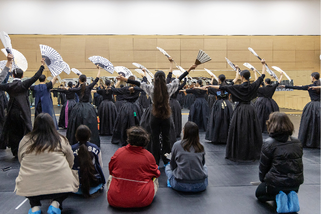 Participants join Sejong Center's backstage tour program for international visitors inside the Sejong Center for the Performing Arts in central Seoul on Thursday. (SCPA)