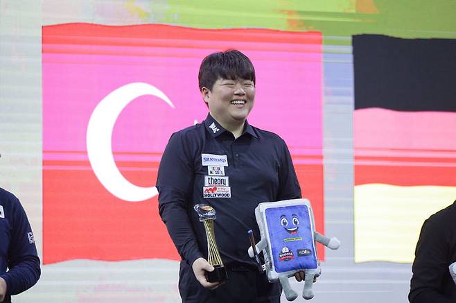 [서울=뉴시스] 조명우, 2026 세계캐롬연맹(UMB) 보고타 3쿠션 월드컵 우승. (사진=대한당구연맹 제공) *재판매 및 DB 금지