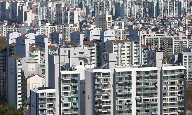 서울 강북구 북서울 꿈의 숲 전망대에서 강북구 일대 아파트 단지. 뉴시스