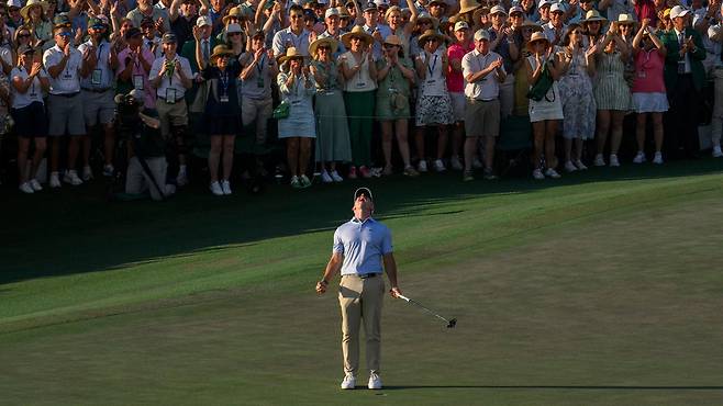 로리 매킬로이가 마스터스 2연패를 달성했다. 마스터스 공식 홈페이지