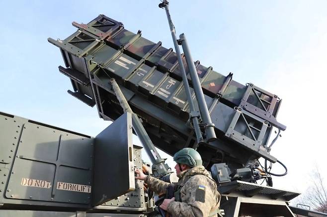 우크라이나군이 운용하는 패트리엇 시스템. 영상 캡처