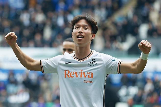 스완지 시티 엄지성이 12일(한국시간) 레스터 시티와 홈경기서 도움을 기록하며 1-0 승리에 힘을 보탰다. 사진출처|스완지 시티 인스타그램