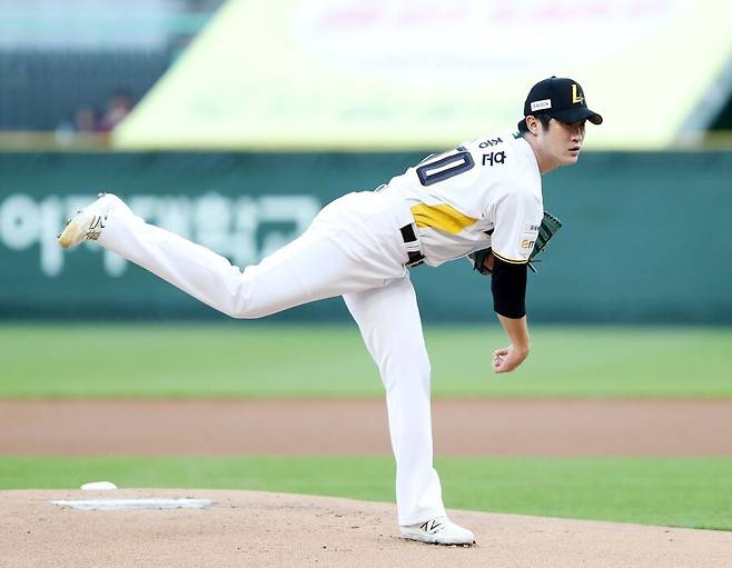 ▲ 박종훈은 11일 두산 2군과 경기에서 3이닝 동안 6개의 삼진을 잡아내는 등 좋은 투구 내용을 선보였다 ⓒSSG랜더스