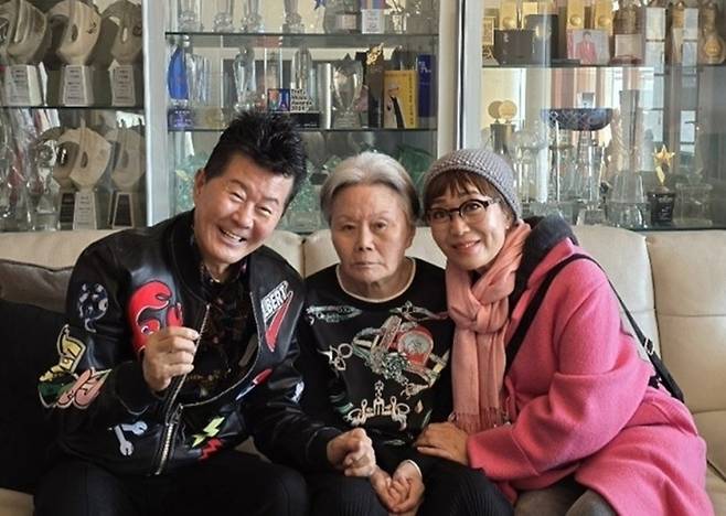 태진아, 이옥형 여사, 하춘화. 사진l태진아 SNS 캡처