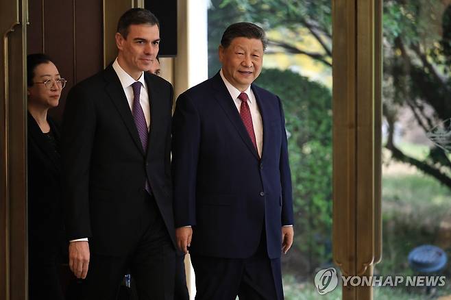 작년 4월 방중해 시진핑 중국 국가주석 만난 페드로 산체스 스페인 총리 [EPA=연합뉴스 자료사진]