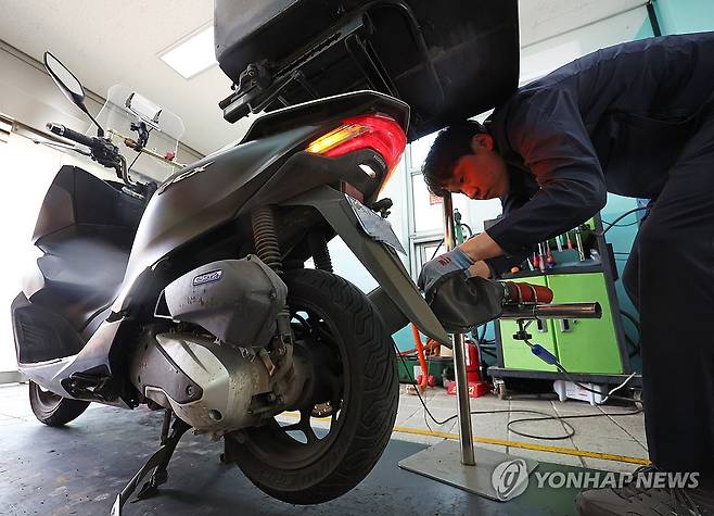 오토바이도 안전 검사 의무화 [연합뉴스 자료사진]