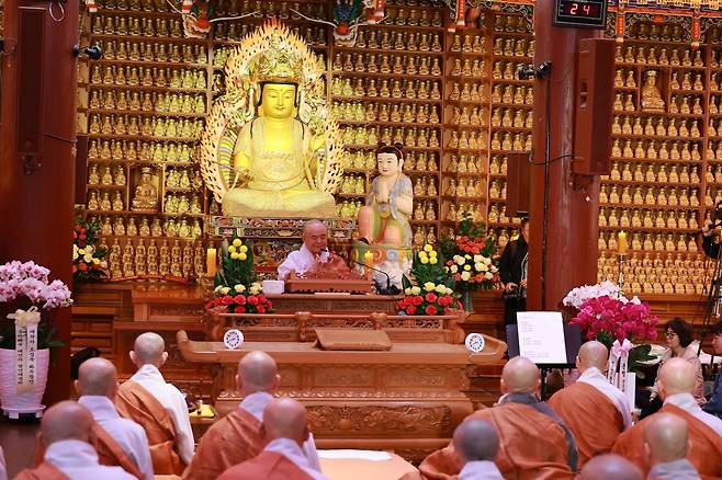 봉은사에서 법문하는 혜국스님 [대한불교조계종 제공. 재판매 및 DB 금지]