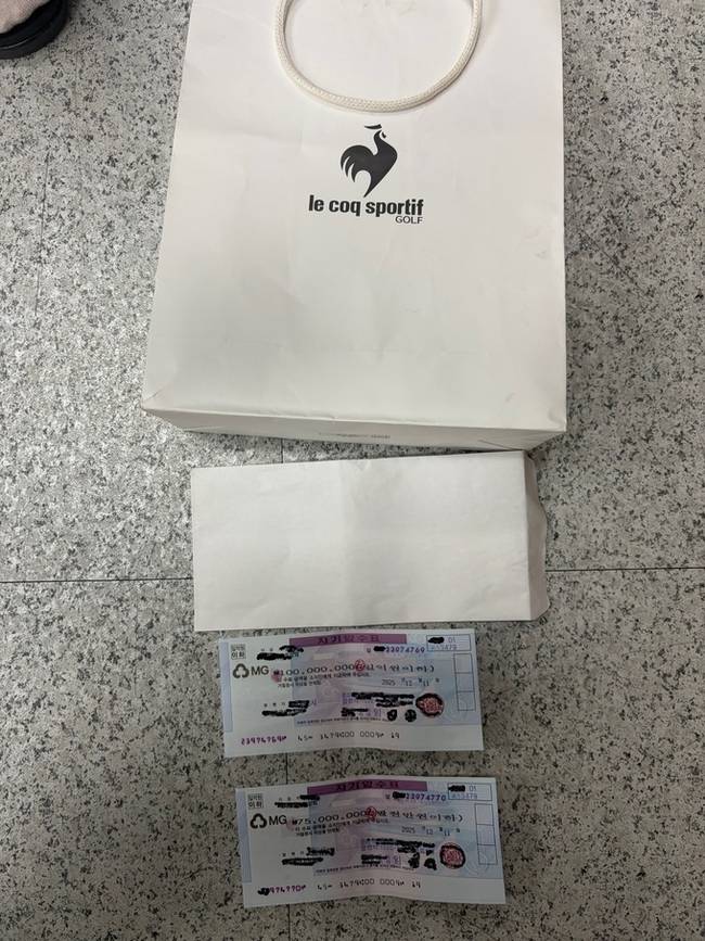 ▲ 압수된 피해금 1억 7,500만 원 (1억 원권 및 7,500만 원 구성)