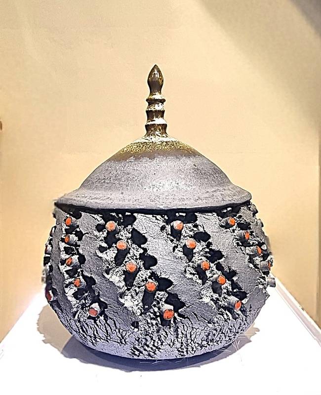 ▲ 김진욱, 세월의 흔적 2026, 조합토, 흑유, 색유약, 27x27x30cm