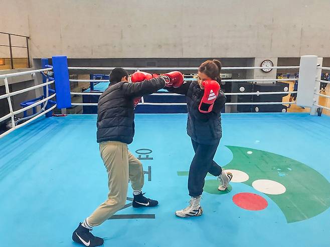 강예니칼네이로 선수가 스파링 훈련을 하는 모습.. <권기웅 기자>