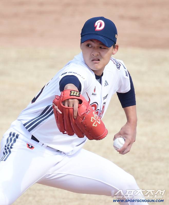 12일 이천 두산베어스파크에서 열린 KBO리그 시범경기 두산과 키움의 경기. 투구하는 두산 이교훈. 이천=송정헌 기자songs@sportschosun.com/2026.03.12/