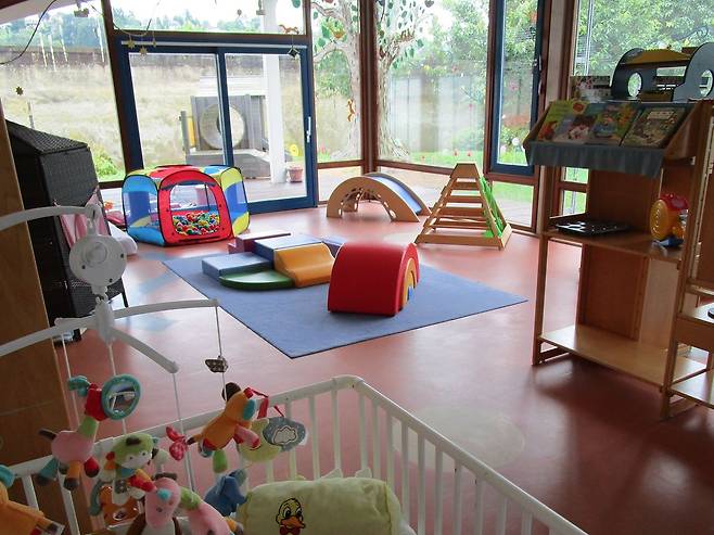 독일 슈베비슈 그뮌트 교도소에는 여성 수용자와 자녀가 함께 수용될 수 있는 별채가 마련돼있다. 사진 슈베비슈 그뮌트 교도소 홈페이지