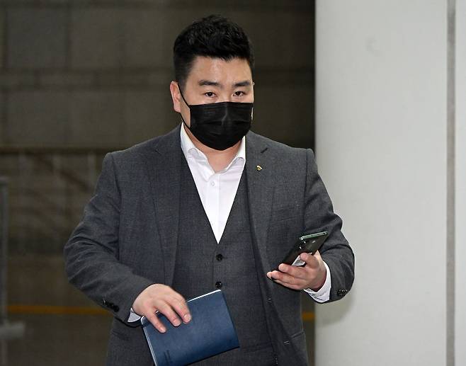 김현태 전 육군 특수전사령부 707특수임무단장이 14일 서울 서초구 서울중앙지방법원에서 열린 내란중요임무종사 혐의 관련 공판에 출석하고 있다. 연합뉴스