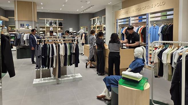 신세계백화점 김해점 라코스테 메가샵. 사진=신세계백화점