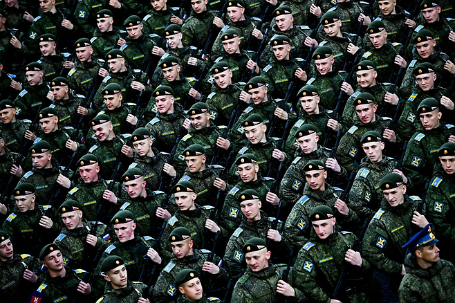 러시아 모스크바 붉은 광장에서 러시아 군인들이 전승절 열병식 리허설에 참석한 모습. [게티이미지]