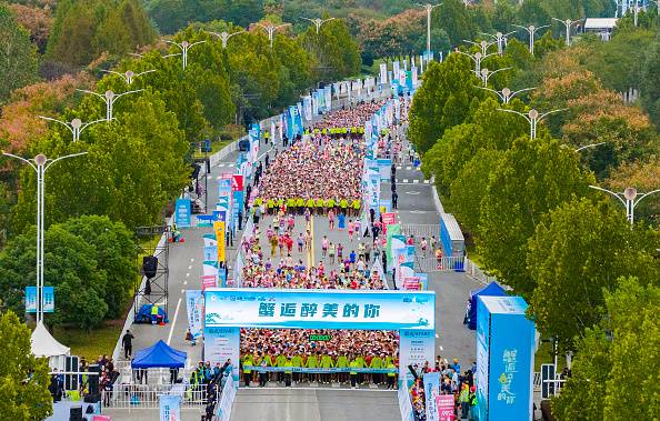 지난해 10월 19일 중국 장쑤성 쑤첸시에서 열린 한 마라톤 대회. [게티이미지]