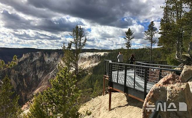 [서울=뉴시스] 오택이 수행한 미국 와이오밍주 옐로스톤 국립공원 캐니언 림 트레일·전망대 설계 및 개선사업.