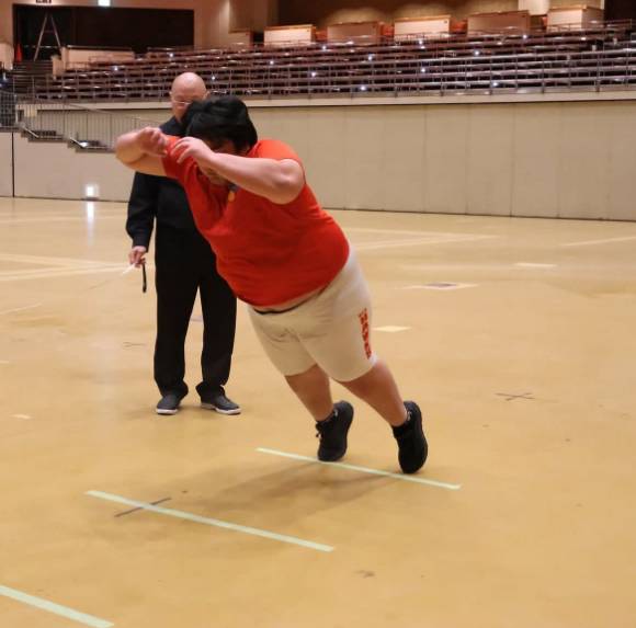 우자 주온의 신인선수 운동능력 검사 중. /사진=일본스모협회 갈무리