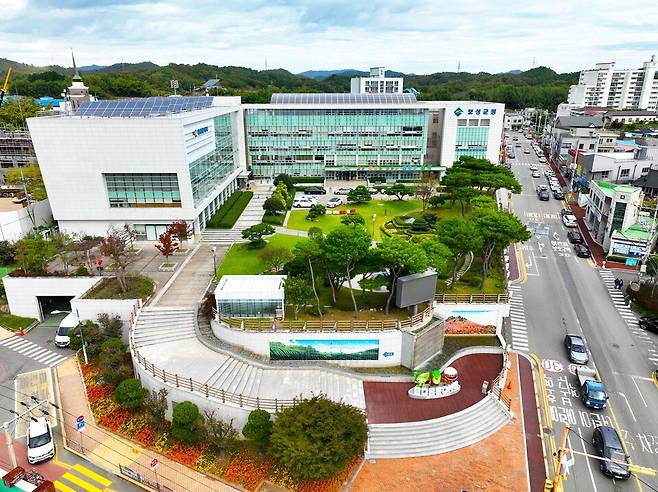 보성군 청사 전경.